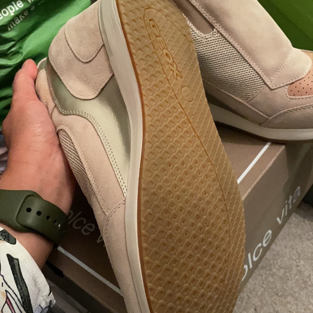 size 11 - Picture 4 of 4